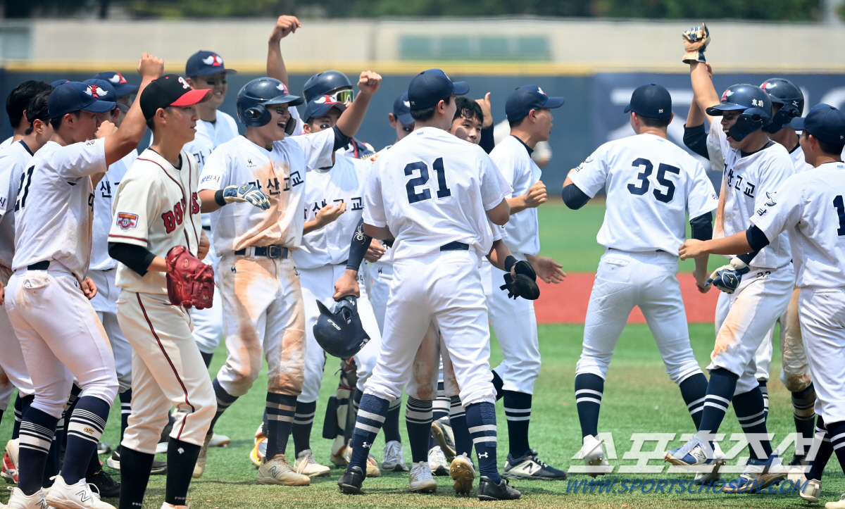 '6회 역전→9회 6점 쐐기' 북일고, 1회전서 인창고 12대4 대파…마…