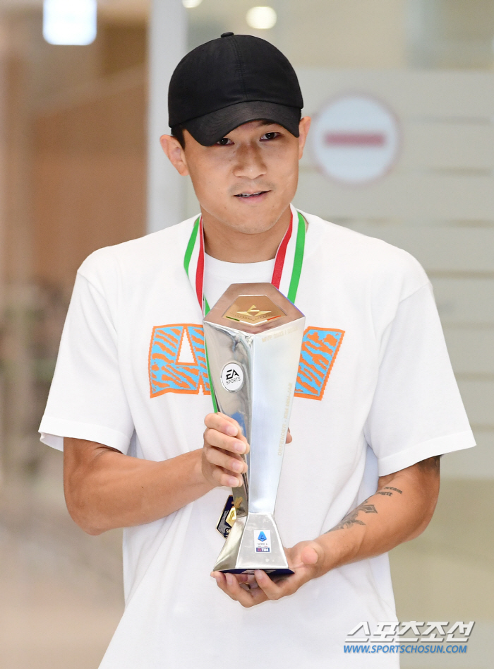 "獨테게른제 호수엔 괴물이 없다" '바뮌행'김민재,24일 싱가포르 투어 …