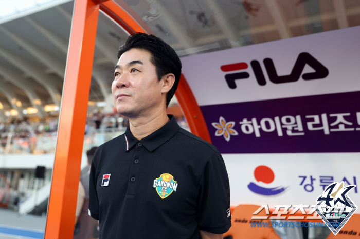 윤정환 강원 감독의 반박"이정효 감독님,어떤 기본 이야기하는 것인지...…