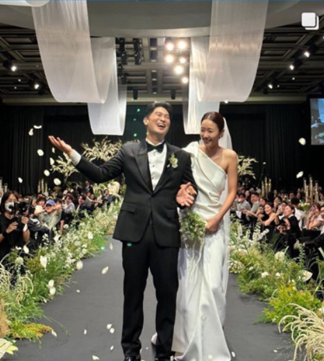 '결혼' 최자, ♥미모의 아내에 뜨거운 입맞춤..세상에서 가장 행복한 새…