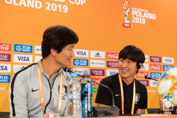 "U-20 '골든볼' 수상자인데…" 정정용 감독, '애제자' 이강인 향한…