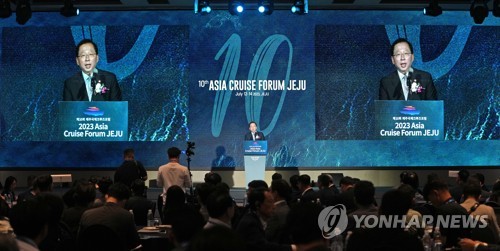 (제주=연합뉴스) 박지호 기자 = 12일 오전 제주시 메종글래드호텔에서 열린 제10회 제주국제크루즈포럼 개회식에서 조승환 해양수산부 장관이 개회를 하고 있다. 2023.7.12 jihopark@yna.co.kr
