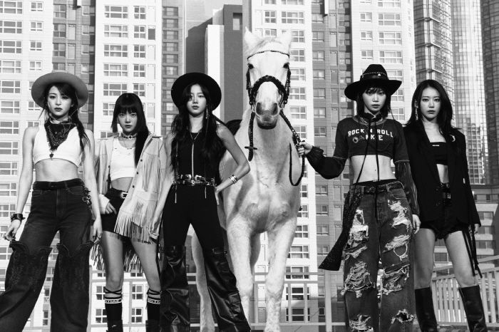 르세라핌, 美 빌보드 차트 역주행..정규 1집 타이틀곡+수록곡 '훙행 쌍…