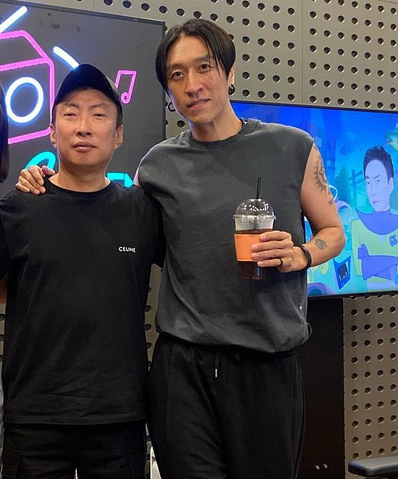 빽가 "여유있지만 비즈니스석은 안타…그런데 신경 안쓴다"('라디오쇼')
