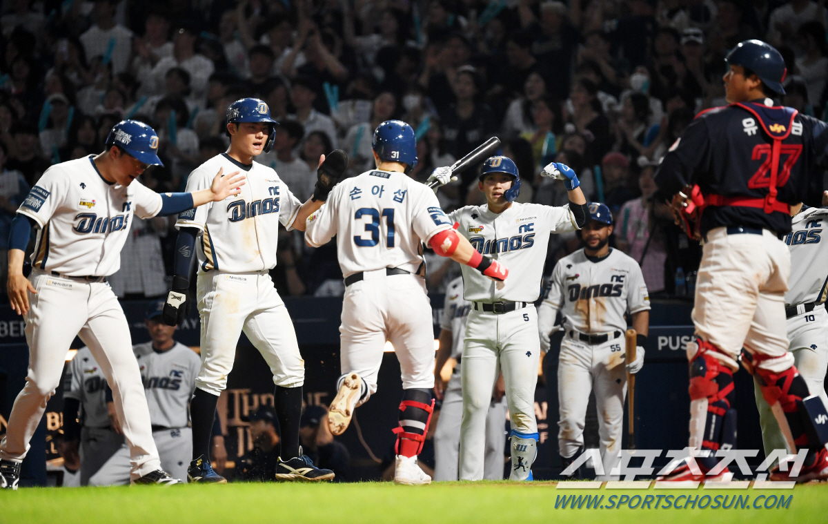 '손아섭 3안타 4타점+페디 12승' NC 낙동강 더비 대승 '연패 탈출…