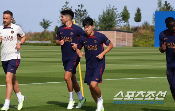 '첫 훈련 맞아?' 이름부터가 '리그앙인' 이강인, 벌써 PSG 동료들과…