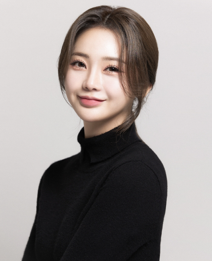 [공식] 홍지윤, 생각엔터와 전속계약…김호중·안성훈과 한솥밥