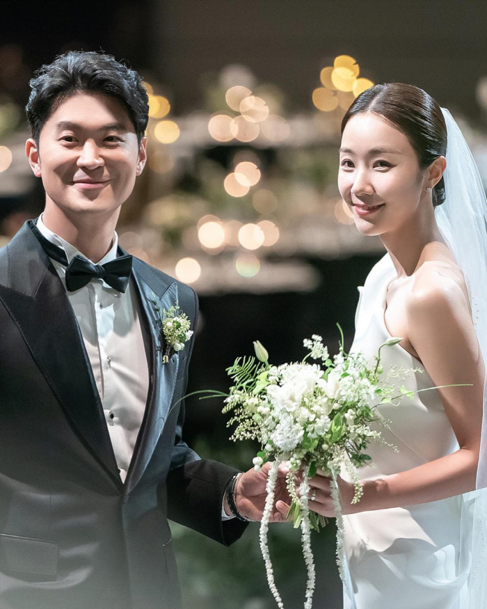 '새신랑' 최자, 미모의 신부 공개 "복에 겨운 결혼식 잘 마쳤다" [전…