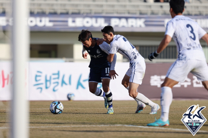 김정환은 부산, 박정인은 이랜드로…전격 맞트레이드 단행