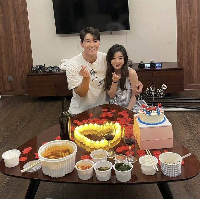 심형탁 "남자도 프러포즈 받으니 좋다"…'18세 연하♥'사야 이벤트에 뭉…