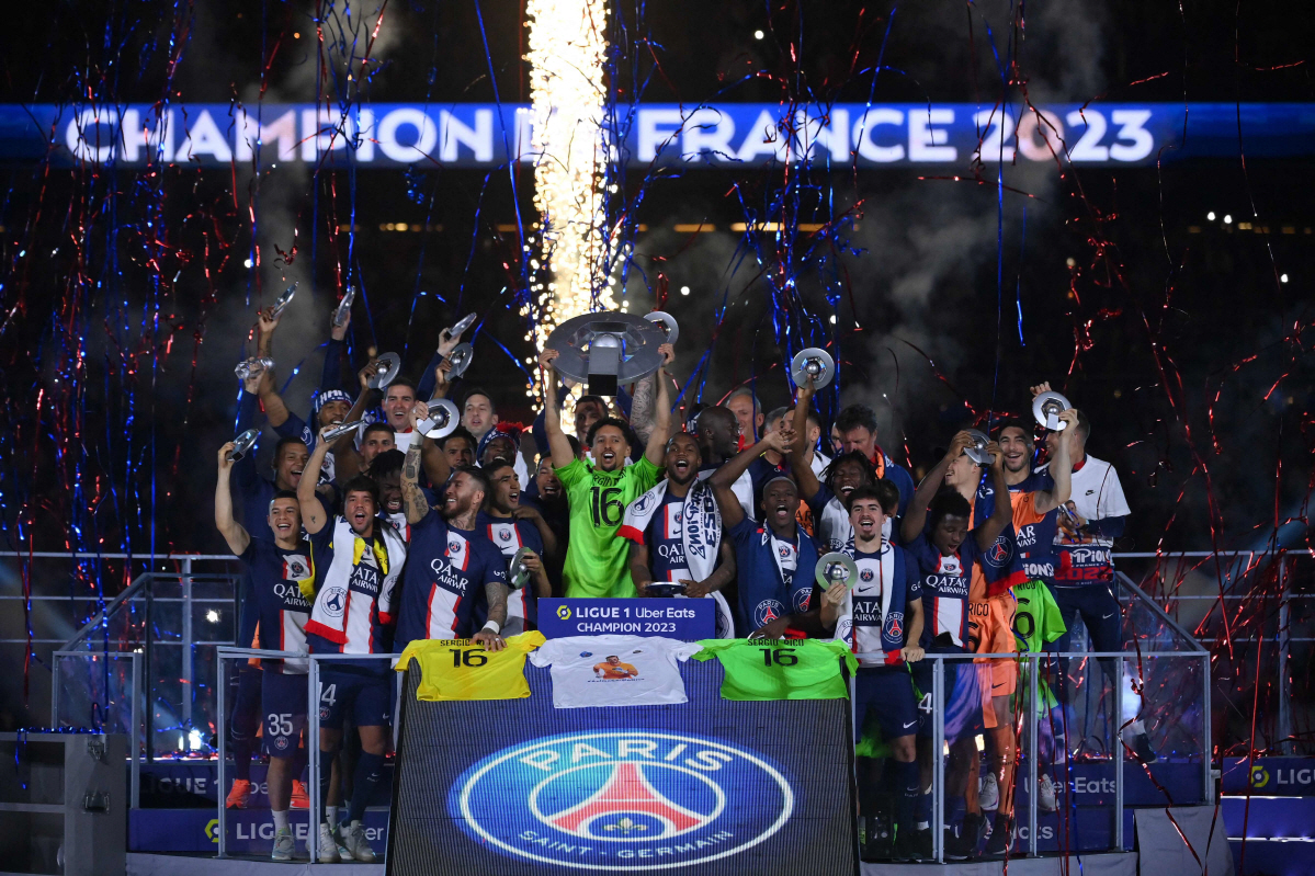 이강인의 PSG 홈구장 '파르크 데 프랭스' 인수 신청, 539억원 제시…