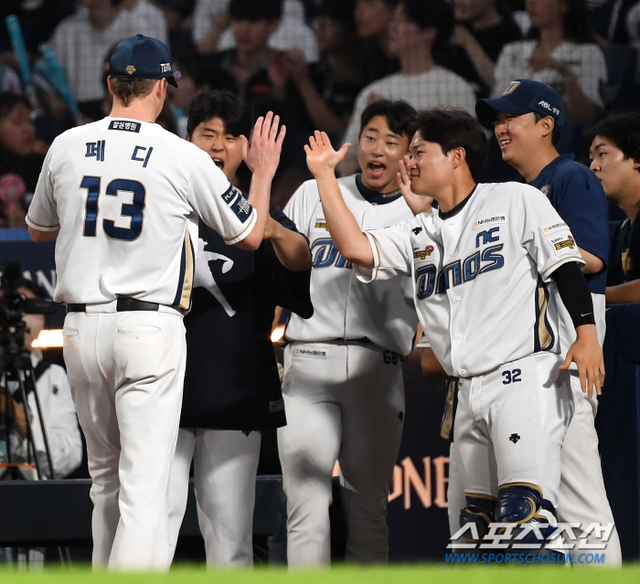 子 KBO 다승 선두 등극 이튿날, '43년 소방관' 父는 동네 소방서를…