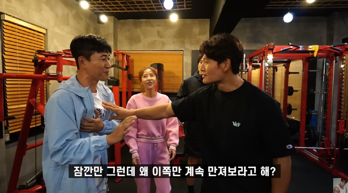 김종민, 숨겨진 '근육질 몸매' 찾았다…'김종국 PT' 받자마자 '확 달…