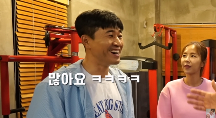 김종민, 숨겨진 '근육질 몸매' 찾았다…'김종국 PT' 받자마자 '확 달…