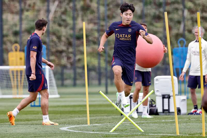 '1日1강인' PSG 압도적 지분 '뉴 파리지앵' 이강인 홈페이지 메인 …
