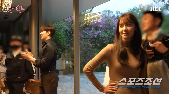 [SC이슈]'이준호♥임윤아', 키스신 촬영 전부터 "파이팅!"…'핫하다 …