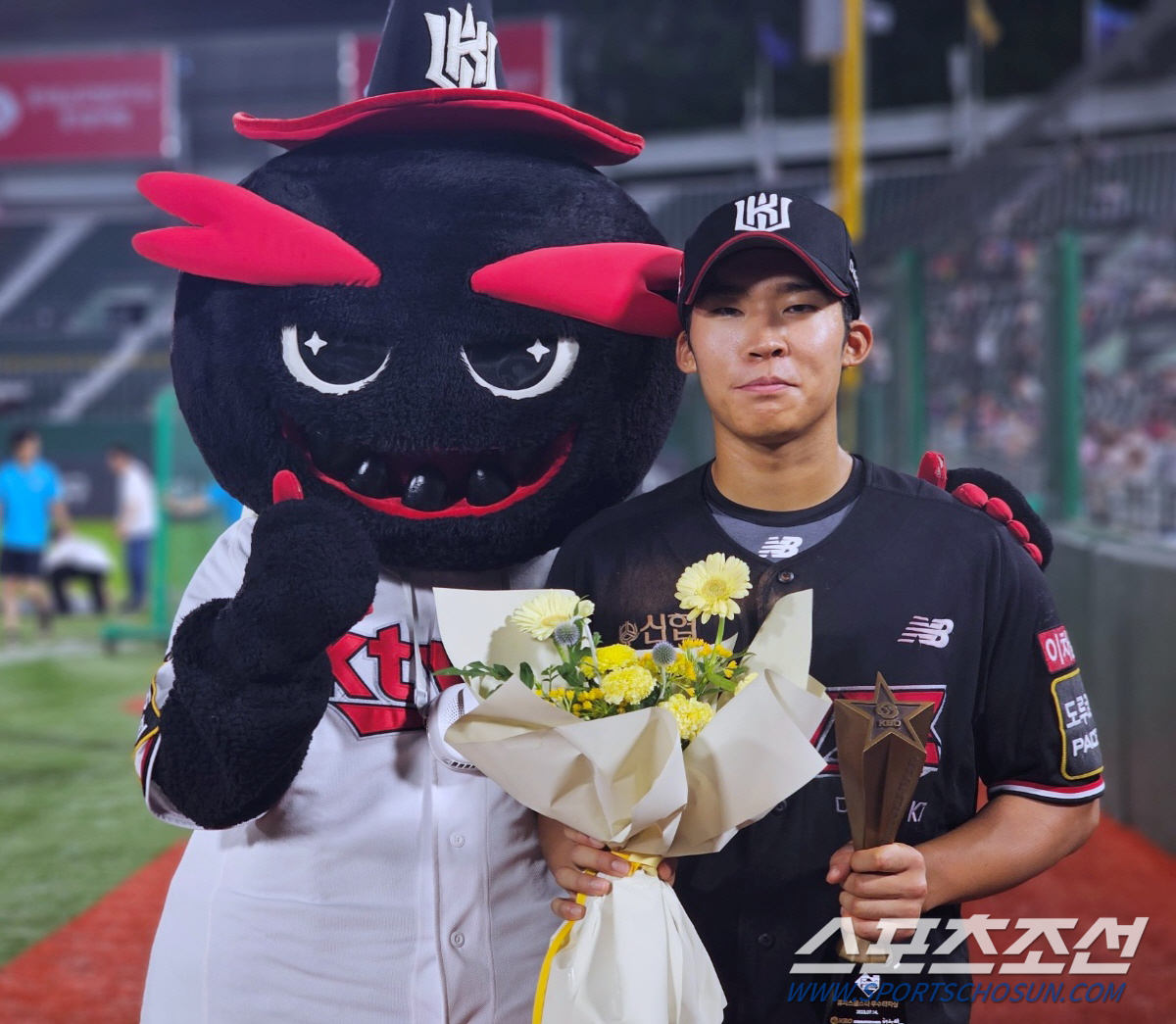 "힘 들어갈 거 같아서 전광판 안 봤는데"…아, 홈런 한 방! 그래도 웃…