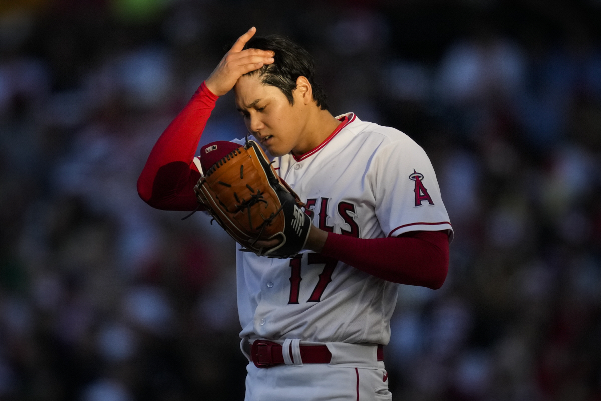 '멘탈 흔들릴 수밖에' 위기의 오타니, '물집'에 제구 불안+구속 감소,…