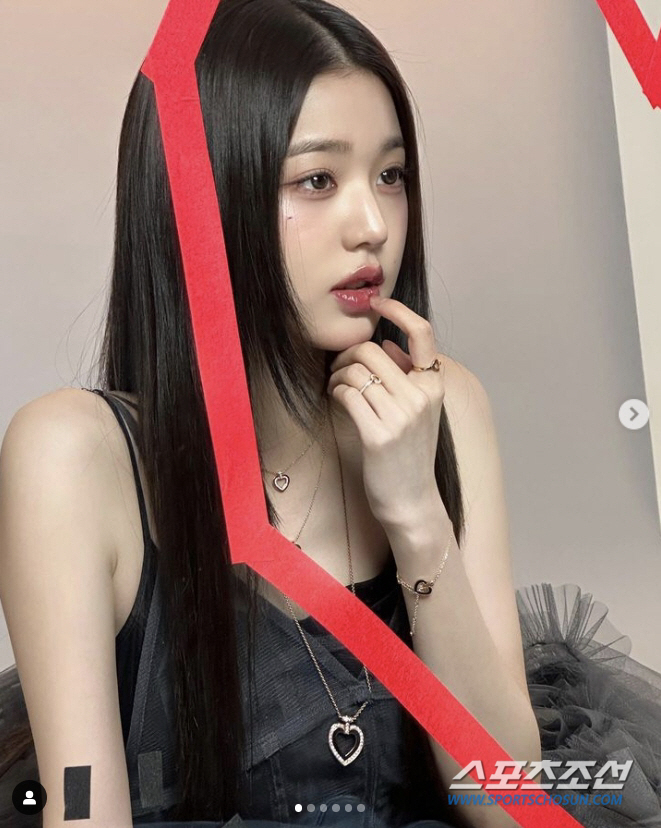 '7바늘' 꿰맨 장원영, 힘든 내색 없이 '파워풀 안무' 소화…"멋있었다…