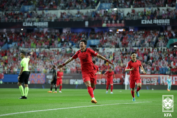 투입 1분만에 결승골! '데뷔전 데뷔골' 황의조, EPL 데뷔꿈 영근다,…