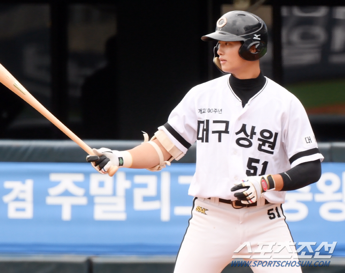 8타수 7안타, 단타 단 1개…청룡기에 뜬 무서운 거포 "팀 우승+개인상…