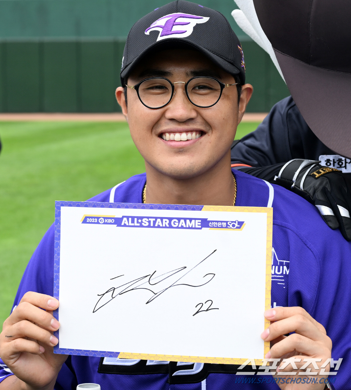 '총 돌릴 때'는 꿈꾸지 못했던 스토리…육성선수→90억원 효자 FA, '…