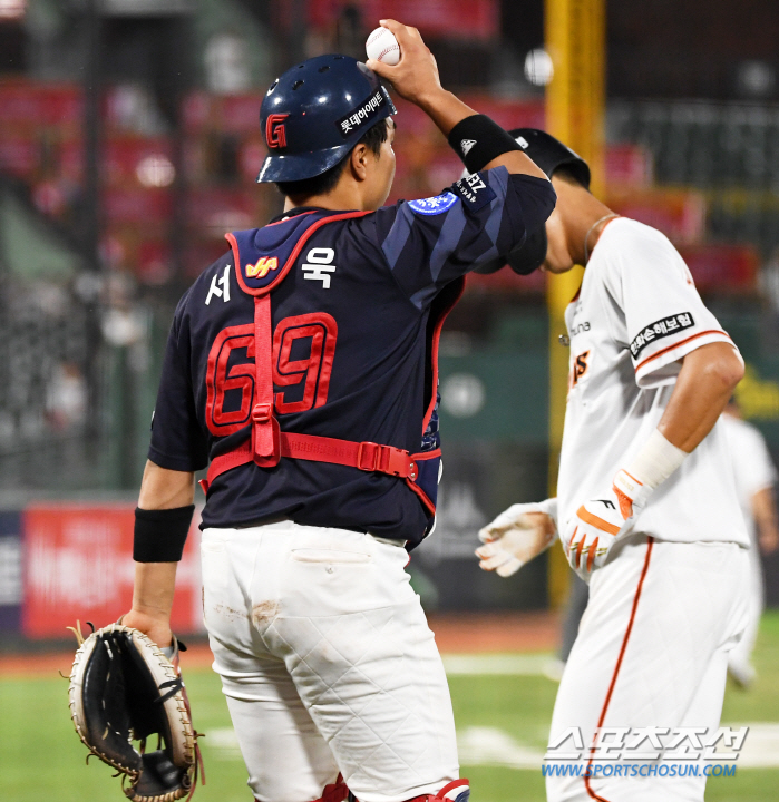 육성선수→퓨처스 타율 1위…포수 왕국 희망 '솔솔', '별' 사이에서도 …