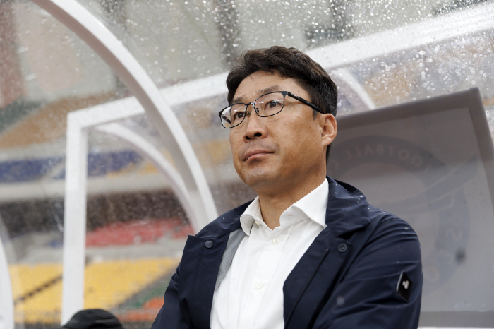 [현장리뷰]'45m 빨랫줄포' 진성욱 멀티골, 성남 '대어' 부산에 3-…