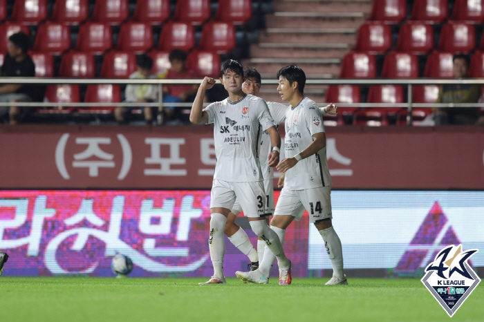 [현장리뷰]한 여름밤 시원한 '6골' 터졌다! '완델손 결승골' 포항 제…