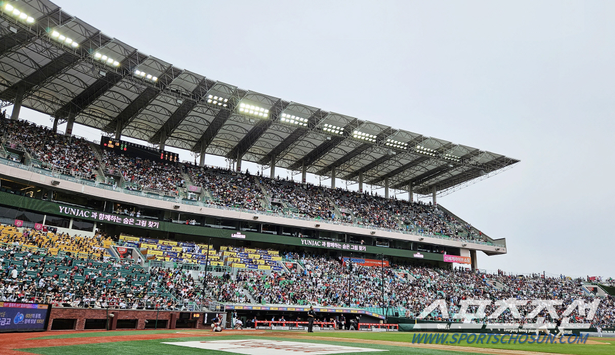 전반기에만 440만…역대급 허리싸움, 역대급 흥행 몰고 오나
