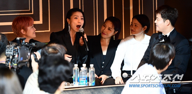 [제2회 BSA] "살롱에 모인 듯, 글로벌★ 한 자리에"…'청룡'이 주…