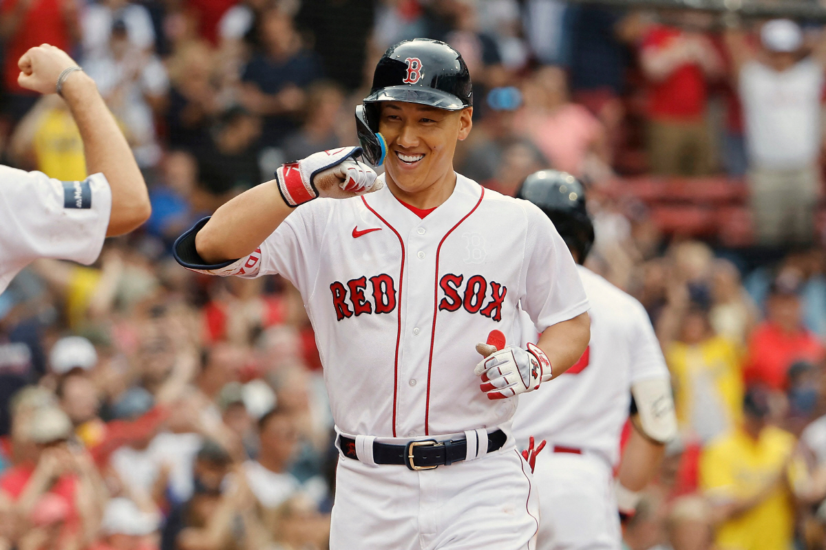 데뷔시즌에 만루홈런 2개라니…요시다 만루포-3루타-우전안타, 81경기 만…