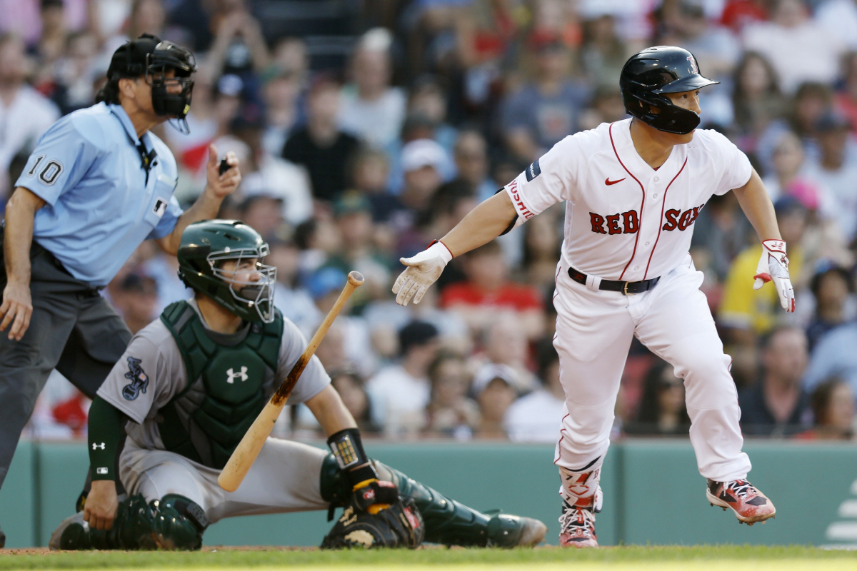 데뷔시즌에 만루홈런 2개라니…요시다 만루포-3루타-우전안타, 81경기 만…