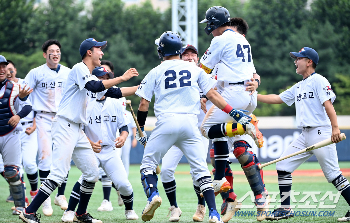 언더독→자이언트킬러 탈바꿈 시킨 마산고 고윤성 감독 "학생다움+최선 다 …