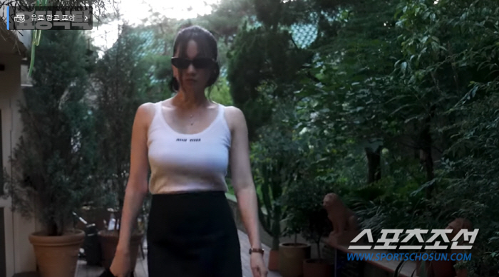 "속옷 안입은 가슴을 남편 팔뚝에…" 장윤주, '4살 연하' 남편 유혹 …