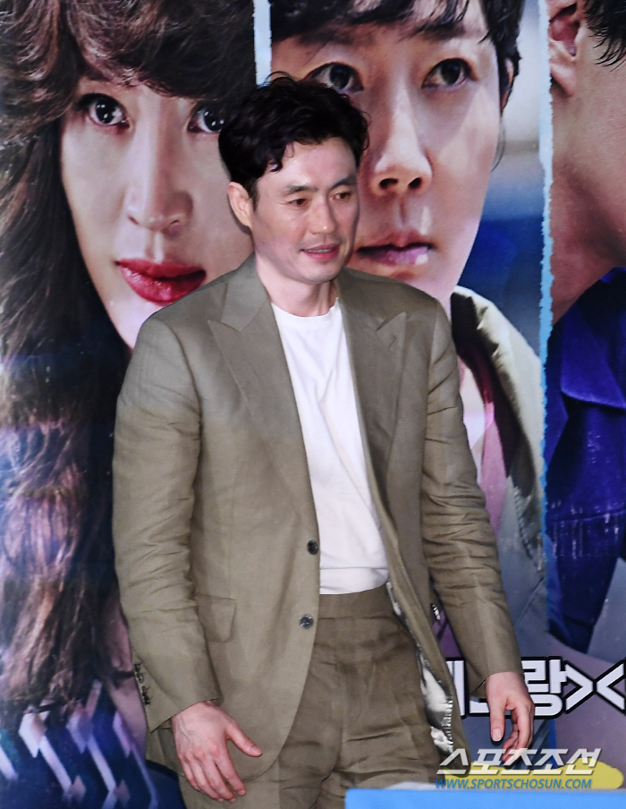 '밀수' 류승완 감독 "韓영화 위기? 감독이 잘 만들면 돼" 자신감