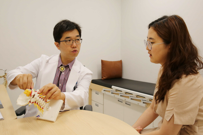 원인 모를 통증에 불면증까지…만성통증 증상과 치료법은?