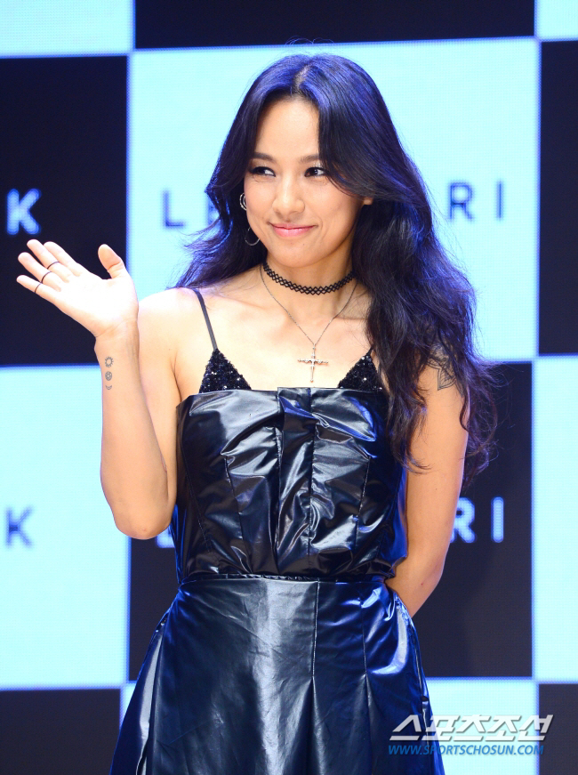 이효리, 수해 이웃 돕기 위해 1억 기부 "빨리 소중한 일상 회복하길" …
