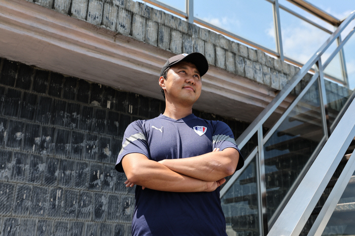 '특징 있는 선수' 빚는 백승주 수원 U-18 감독의 특별한 '방법론'