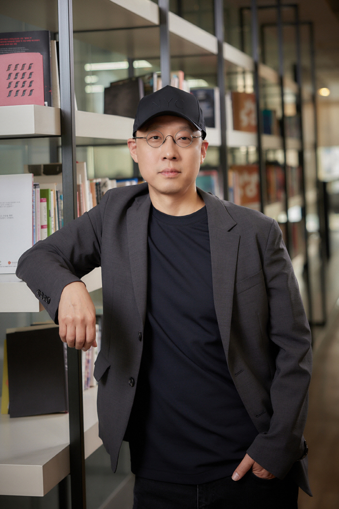 [인터뷰②] 김성훈 감독 "韓영화 '범죄도시'만 있지 않아..'밀수'→'…