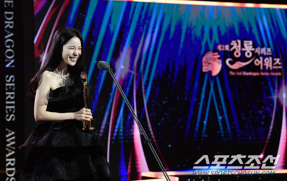 [제2회BSA] '대상' 송혜교 "수고했다, 혜교야"→'최우수작품상' 최…