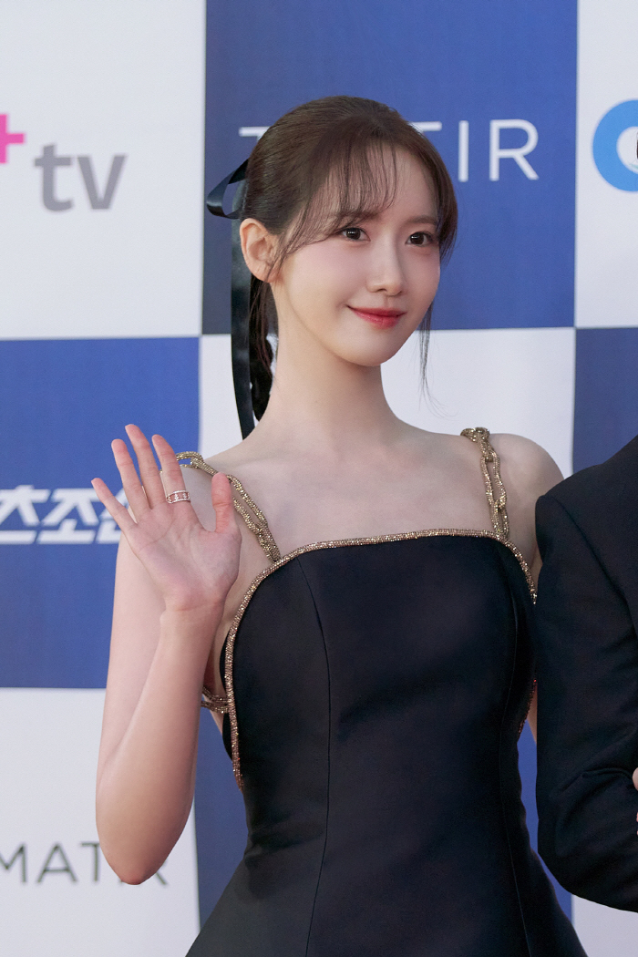 아이돌·배우 이어 MC까지…임윤아, '청룡시리즈어워즈' 2년 연속 빛낸 …