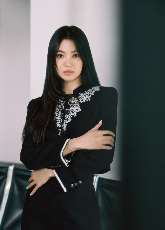 '오직 송혜교'만이 보여줄 수 있는 아우라 [화보]