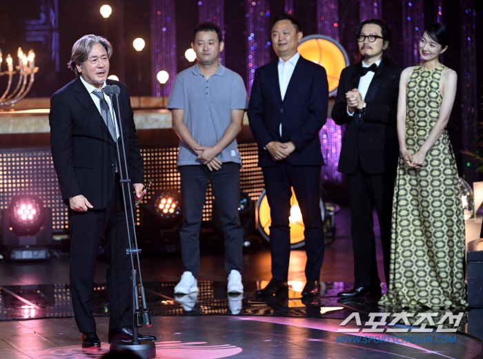 [제2회 BSA] '청룡'은 역시 달랐다..콘텐츠 화합의 장, 톱★전원,…