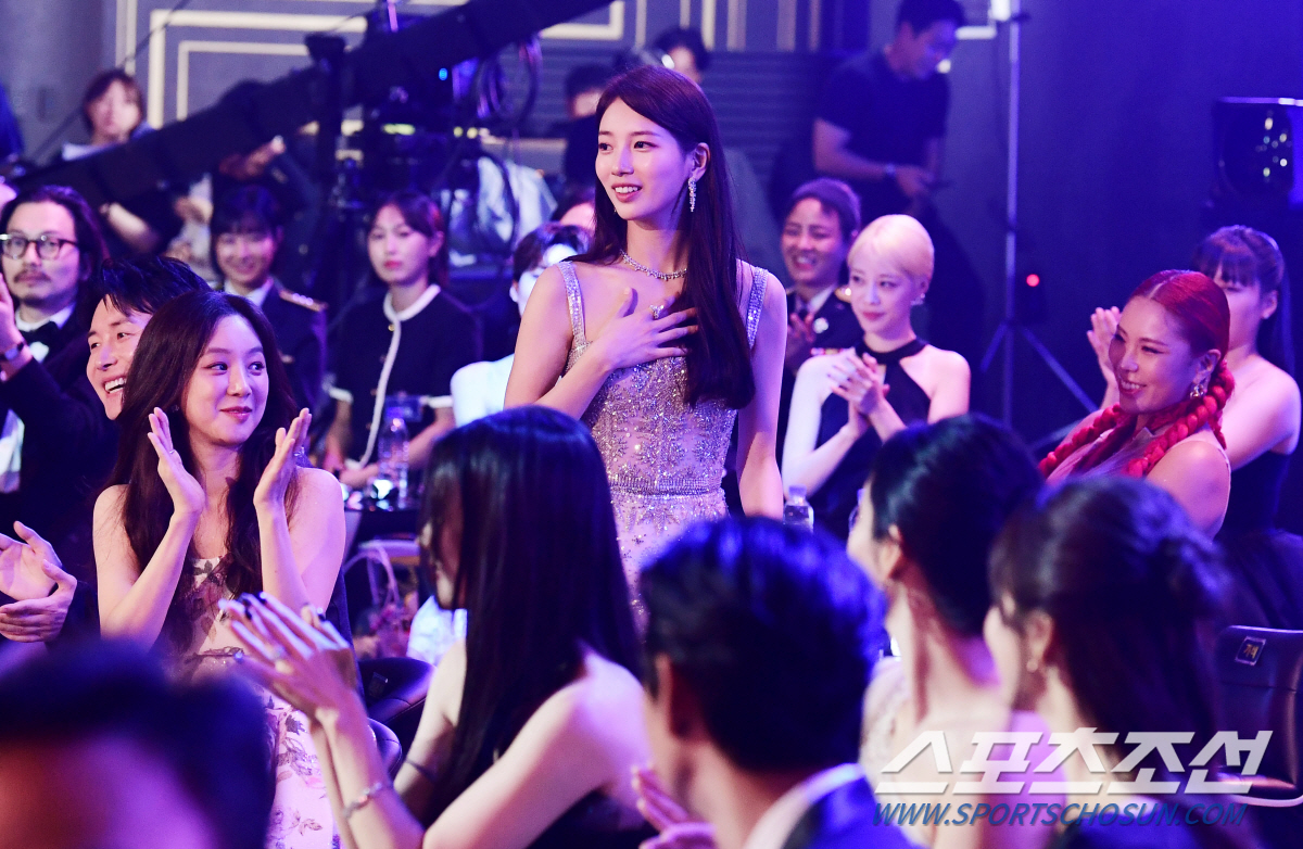 [제2회 BSA] '청룡'은 역시 달랐다..콘텐츠 화합의 장, 톱★전원,…