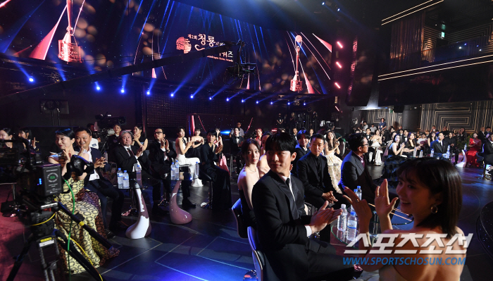 [제2회 BSA] '청룡'은 역시 달랐다..콘텐츠 화합의 장, 톱★전원,…