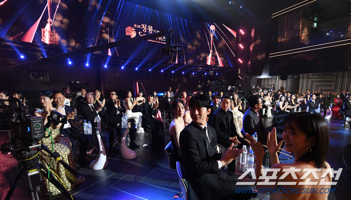 [제2회 BSA] '청룡'은 역시 달랐다..콘텐츠 화합의 장, 톱★전원,…