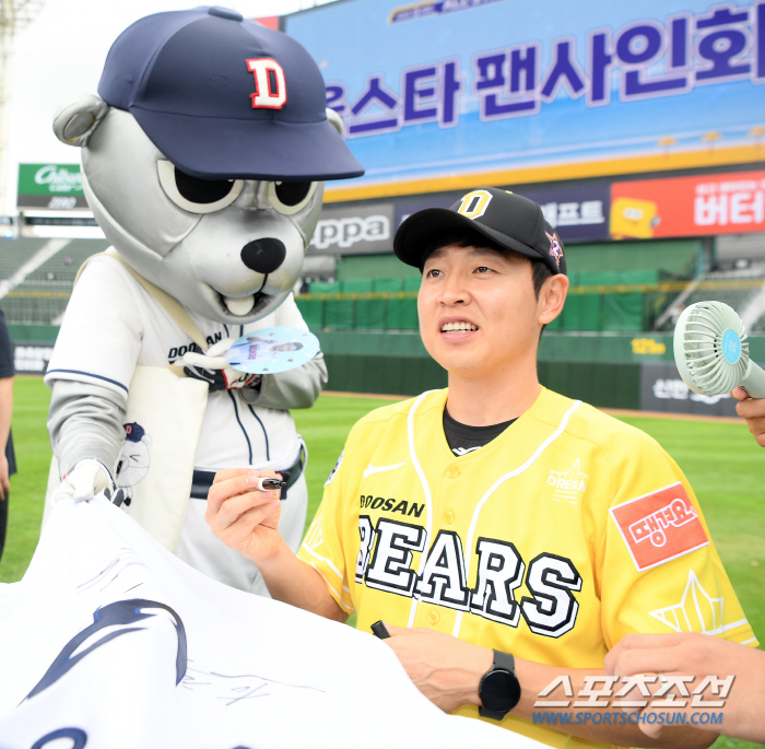 국민타자 신뢰에 '여름 시동' 걸린 '가을 남자'…후반기 첫 '2승'이 …