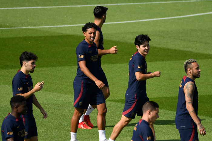 '이적설 무성' 네이마르, PSG 잔류 선언! 이강인과 콤비네이션 기대