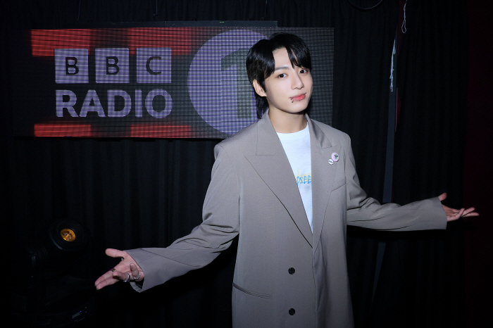 정국, 英 BBC 라디오1 ‘라이브 라운지’ 출연 "BTS 솔로 활동, …